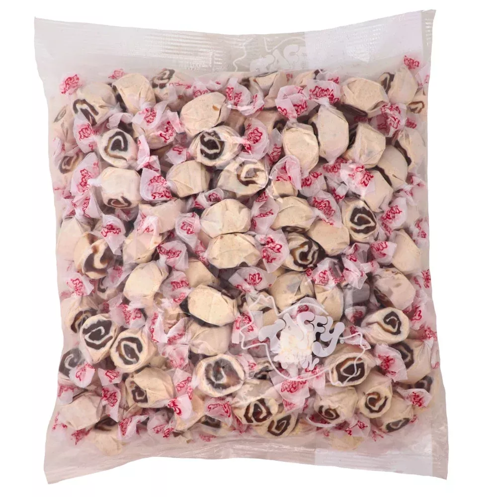Taffy Town Salt Water Taffy Cinnamon Roll 2.5lb - 1 bag