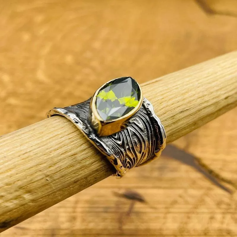 Women 's Peridot Silver Ring